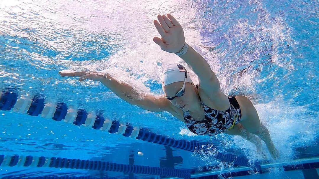 Julieさんのインスタグラム写真 - (JulieInstagram)「For the year, I’ve decided to focus on freestyle and direct my attention to being more productive in my technical practice. I love swimming fly, but it takes its toll on my shoulder. Putting all my eggs in one basket isn’t necessarily bad! It’s exciting to focus on one thing and try to hone it to the best of my ability 🌟 . . . . #arenawaterinstinct #swimmer #summerjulep #swimming #swim #swimlife #swimmersofinstagram #instaswim #instaswimming #usmastersswimming #mastersswimming #instaswimmer #usaswimming #swimtraining #swimpractice #myswimpro #swimsmarter #itsaswimmerthing」12月3日 0時37分 - summerjulep