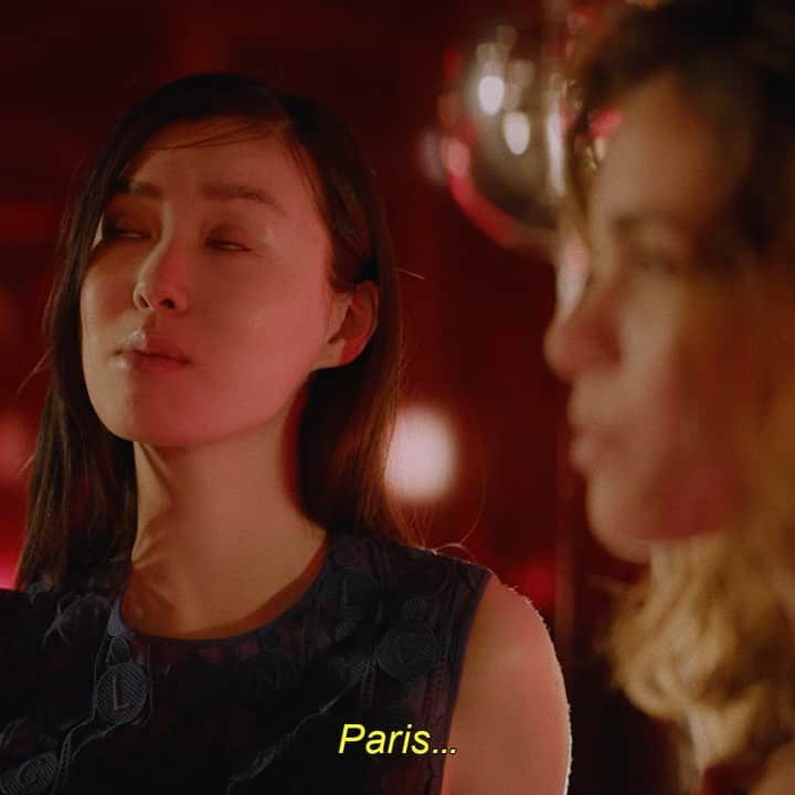Longchampのインスタグラム：「#Paris makes us want to sing.  -  #Paris nous donne envie de chanter.  #TresParis #LongchampTresParis」