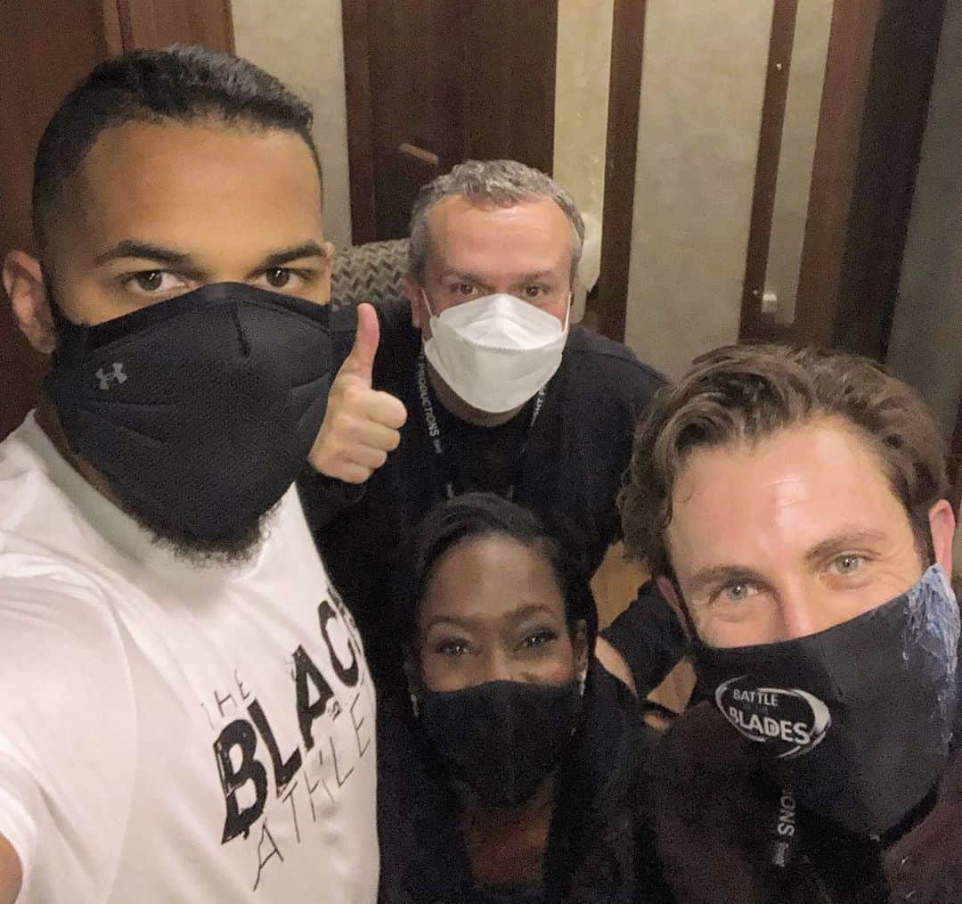 ディラン・モスコビッチのインスタグラム：「It’s been such a pleasure to be part of this team ( #TEAMVAKIM !) on season 6 of Battle Of The Blades. What a ride it’s been! I will be forever grateful for the opportunity to share in watching this team grow and blossom. I’m humbled to have had the honour to share this journey with such incredible people.⠀ ⠀ Akim and Vanessa, you are both a force and a presence that the world needs. You’re making a difference on so many levels and inspiring people all over the world. Shine your light with courage as I know you will inspire others to follow your lead. I’m in awe of you both and love you dearly. ⠀ David, I never thought I’d get to work with you again, and especially in this capacity. I’m so grateful to have had you to share in the task of doing this team, and the show, justice in such trying times. Thank you ❤️⠀ Thank you @cbcbattle and Sandra for the opportunity! You have brought joy and entertainment to so many Canadians! ⠀ Congrats and thank you to all of the teams and crew involved. It wasn’t an easy task but you pulled off one hell of a show! I miss you all already.」