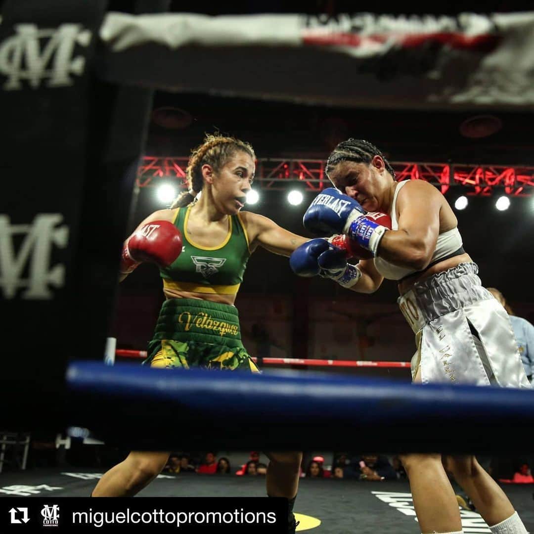 ミゲール・コットのインスタグラム：「#Repost @miguelcottopromotions ・・・ AL RING LOS NUEVOS TALENTOS EN LA BURBUJA DEL PEDRIN ZORRILLA  CAGUAS, PUERTO RICO- Cuando la acción del boxeo en Puerto Rico finalmente regrese el próximo 5 de diciembre durante el cartel de DIRECTV Boxing Nights en el coliseíto Pedrín Zorilla, muchos de los ojos estarán puestos en el invicto campeón NABO peso welter Danielito ‘El Zorro’ Zorrilla y el medallista de oro panamericano Oscar Collazo.  Sin embargo, tras nueve meses de sequía pugilística en la Isla este esperado cartel de @miguelcottopromotions junto a H2 Entertainment y @goldenboy promete mucho más, incluyendo el ansiado debut boxístico del invicto campeón nacional juvenil aficionado de kickboxing y de Muay Thai, Ángel Carranza, así como el regreso al ensogado de la prometedora fémina Vivian ‘El Problema’ Velázquez. “Estamos comprometidos con el boxeo en Puerto Rico y que major que brindarle el escenario a los mejores prospectos. Esperamos grandes logros por parte de Carranza y Vivian Velázquez,” comentó el promotor Miguel Cotto.」