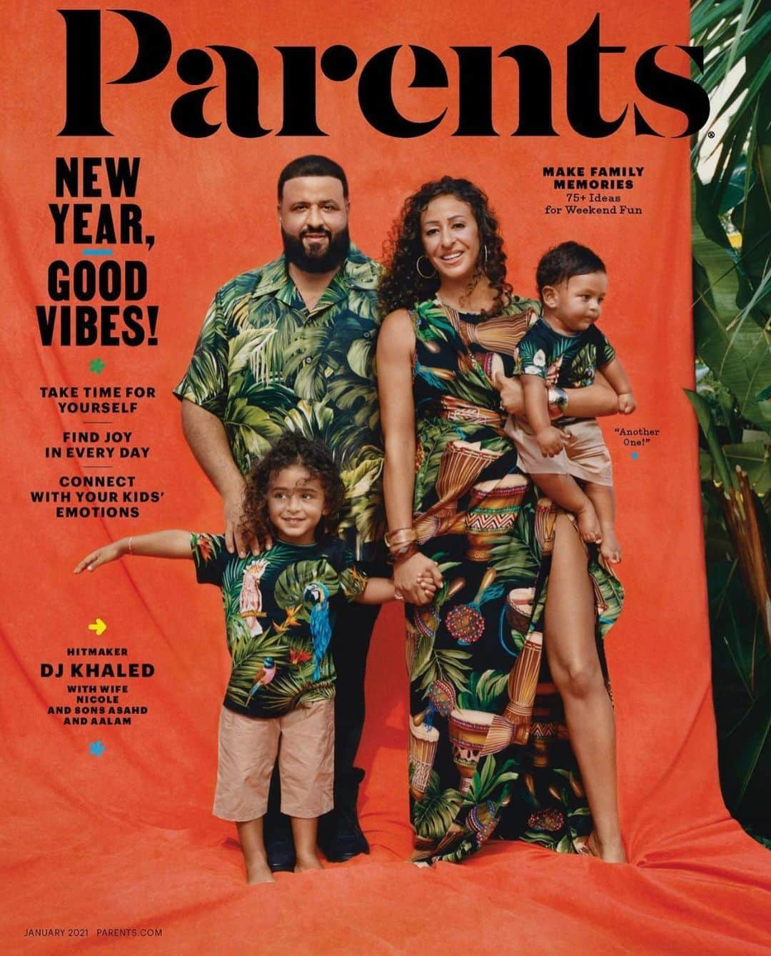 DJキャレドさんのインスタグラム写真 - (DJキャレドInstagram)「#KHALEDFAMILY COVER 🤲🏽 The most important thing in my life is my FAMILY and being a parent!🤲🏽 FATHERHOOD changed my life! My Queen, ASAHD and  AALAM I love you all so much! You make me great! Thank you @parents ! Bless up all the parents mothers and fathers  and families worldwide 🌎  love and blessings ! GOD IS THE GREATEST!   📸: @AlexanderSaladrigas 📝: @CatherineHong100 Wardrobe: Custom @DolceGabbana (casual) Styling: @terrellish Tammy @fyibrandgroup」12月3日 2時00分 - djkhaled