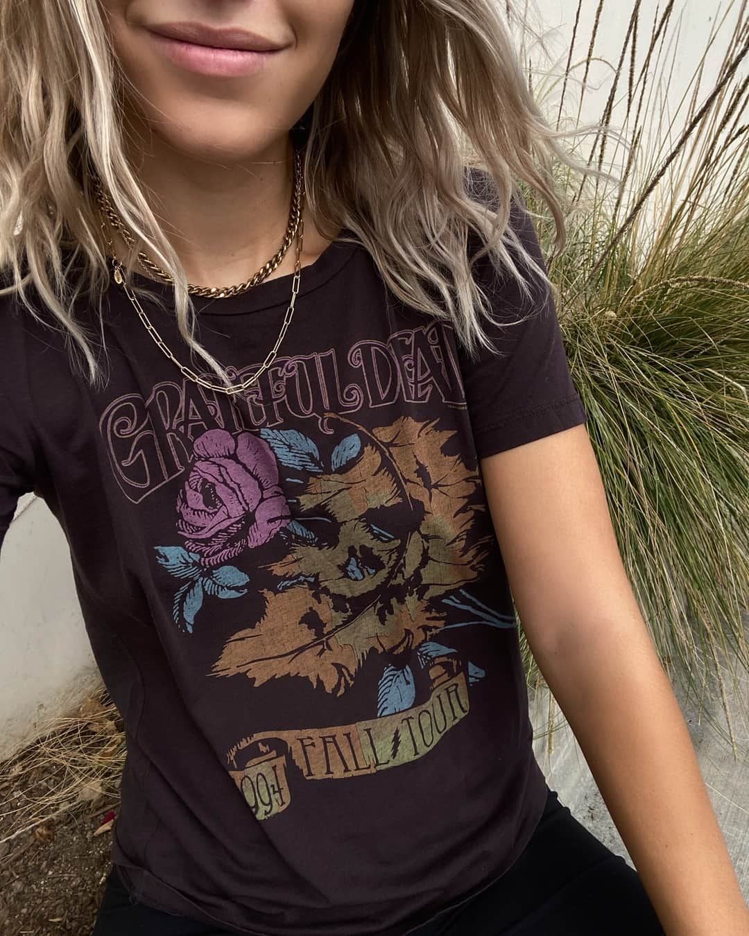 チェイサーのインスタグラム：「Closet staple: band tee🖤⚡️ which band do you want us to make tees for??⤵️ #chaserbrand #bandtee #graphictee #gratefuldead #tshirtstyle #graphictshirt #bandtshirt #: GRD346」