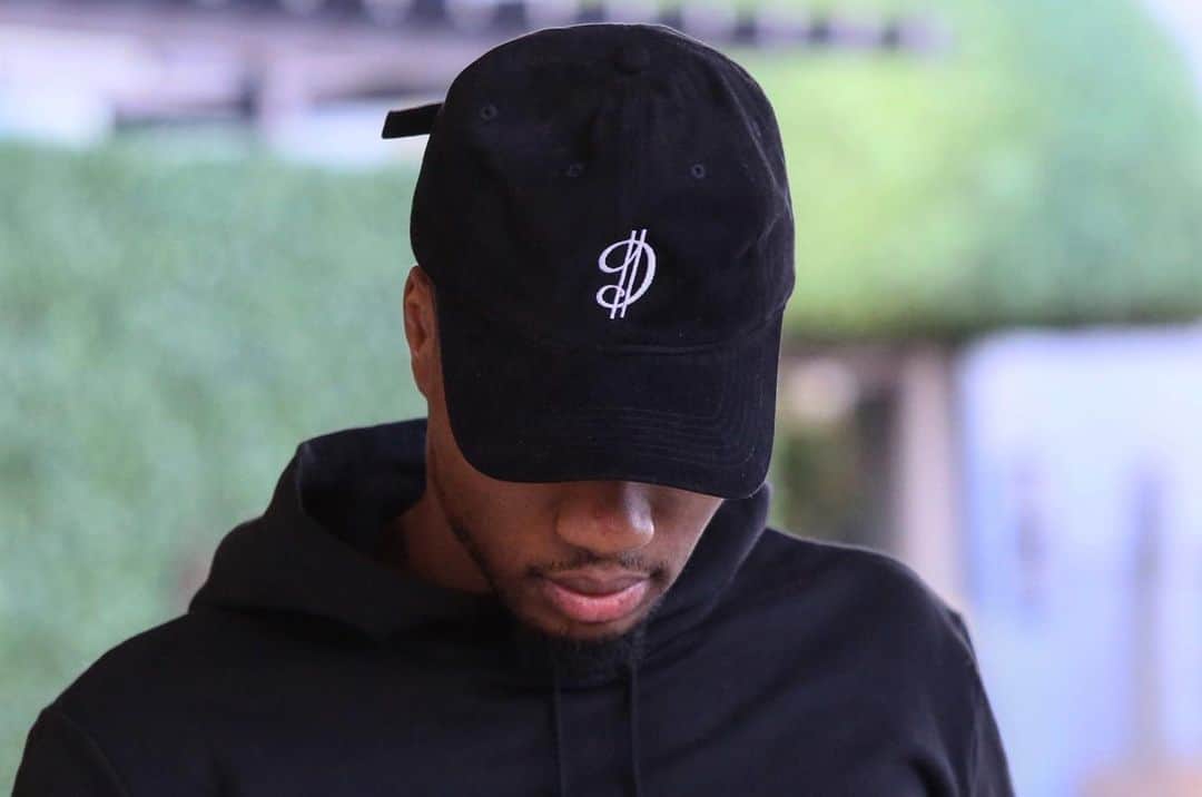 デイミアン・リラードのインスタグラム：「My D$ logo dad hat just restocked at BigDOLLAMerch.com. Hit the link in my bio to get yours. #DameDOLLA」