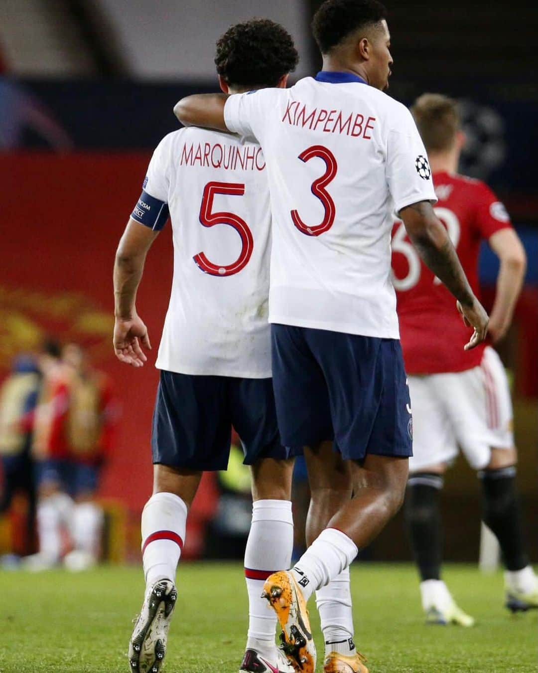 プレスネル・キンペンベさんのインスタグラム写真 - (プレスネル・キンペンベInstagram)「Family SG 🔴🔵 #LAFORCE」12月3日 7時39分 - kimpembe3