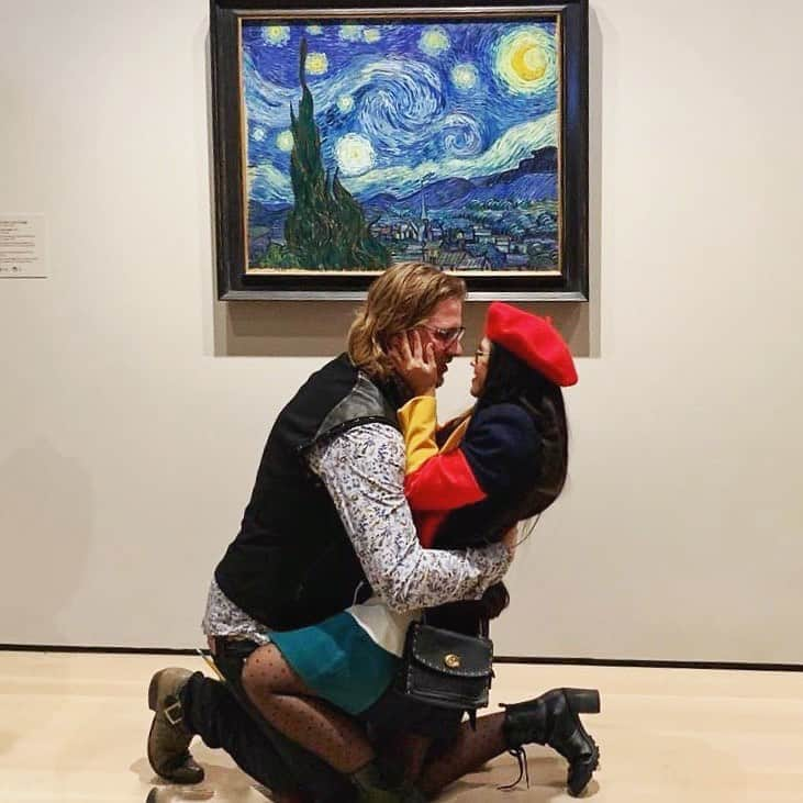 ニューヨーク近代美術館さんのインスタグラム写真 - (ニューヨーク近代美術館Instagram)「A Starry Night love story ❤️💍✨  In November 2019, @00steeves proposed to @briggitparilli in our galleries (#shesaidyes!). What made you fall in love with #VincentvanGogh’s iconic painting?  This Thursday, December 3, at 8pm EST, join actor and playwright @annadeaveresmith on our YouTube for a reading of Van Gogh’s letters to his brother Theo, plus a live Q&A with curator @ann.temkin as part of our #MoMAVirtualViews. Can’t make it? The whole event will be available on our channel immediately afterwards!  Explore the painting in astonishing detail—including a new, interactive 3D model—at mo.ma/virtualstarrynight   📸 @00steeves #StarryNight #VanGogh #proposal #artlovers」12月3日 2時25分 - themuseumofmodernart