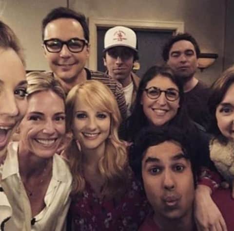 ビッグバン★セオリーのインスタグラム：「Who else misses the show? . . . @therealjimparsons @kaleycuoco @sanctionedjohnnygalecki @missmayim @themelissarauch #competition #giveaway #johnnygalecki #mayimbialik #kaleycuoco #melissarauch #simonhelberg #jimparsons #jerryoconnell #kunalnayyar #leonardhofstadter #amyfarrahfowler #pennyhofstadter #bernadettewolowitz #sheldoncooper #thebigbangtheory #bigbangtheory」