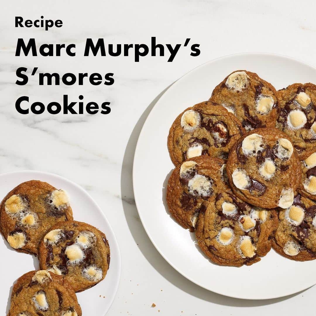 OXOさんのインスタグラム写真 - (OXOInstagram)「Need some recipe inspiration for the @cookies4kids Cookie Chain? Packed with chocolate, graham crackers and marshmallows, @chefmarcmurphy’s S’mores Cookies are easy to make and even easier to finish 😉.  Swipe through for the recipe and bookmark this post when you’re ready to start baking.」12月3日 2時23分 - oxo