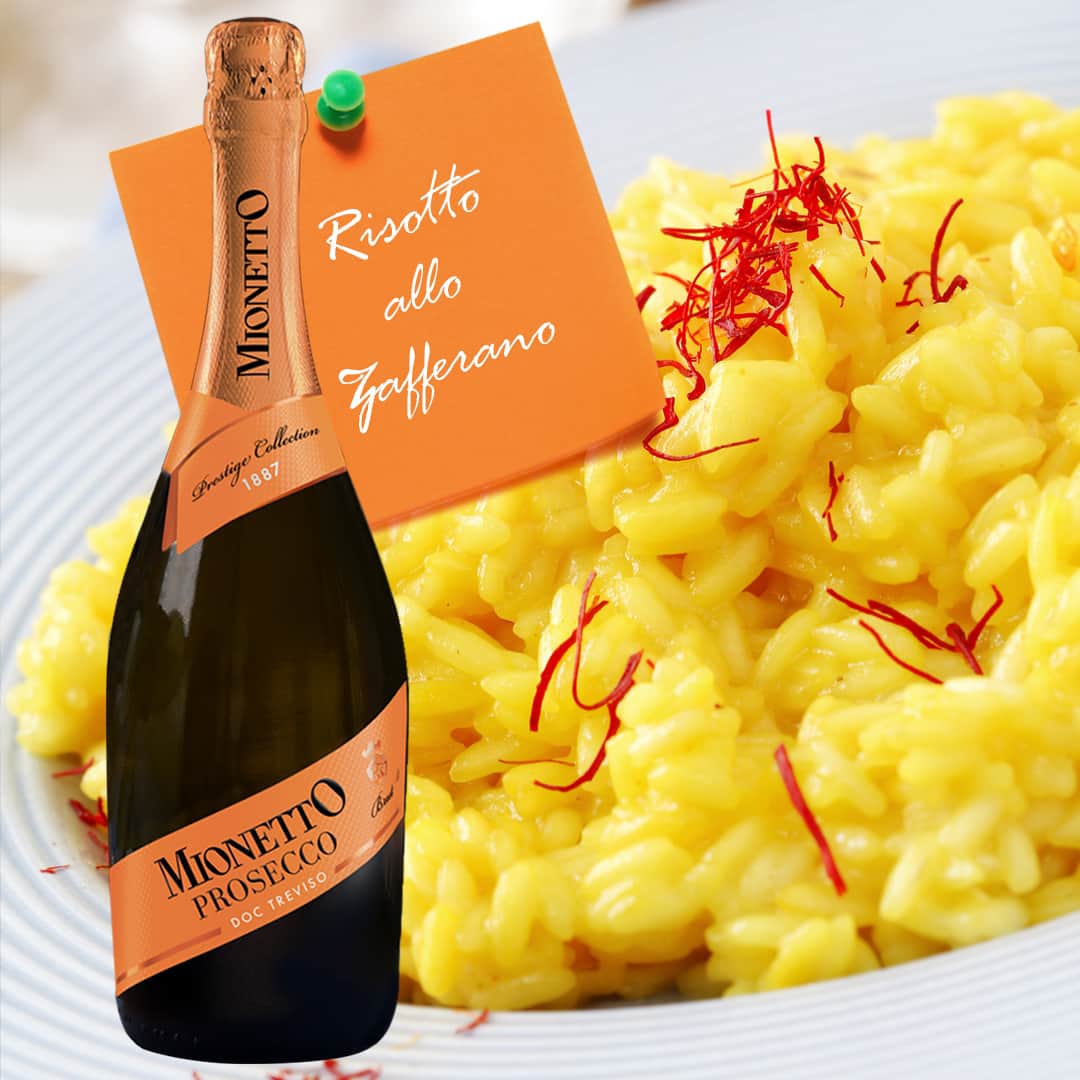 Mionetto Proseccoのインスタグラム：「Dalla tradizione milanese, una ricetta facile e sfiziosa per il pranzo di Natale da abbinare con Prosecco DOC Treviso Brut - Prestige Collection! 🍽🥂🍾⁣ ⁣ INGREDIENTI (per 4 persone)⁣ 1 L brodo di carne⁣ 300 g riso Carnaroli⁣ 400mg pistilli di zafferano⁣ 80 g burro⁣ 50 g vino bianco secco⁣ 40 g cipolla⁣ 60 g parmigiano Reggiano grattugiato⁣ Sale q.b.⁣ PROCEDIMENTO⁣ Per prima cosa mettete i pistilli di zafferano in infusione in poca acqua (almeno 2 ore prima di preparare le ricetta, ma potete tranquillamente metterli la mattina per la cena).⁣ Tritate finemente 40 g di cipolla e appassitela a fuoco medio-basso in una casseruola ben capiente con una noce di burro, per circa 5 minuti. La cipolla non dovrà colorirsi.⁣ Aggiungete il riso nella casseruola e tostatelo per 2 minuti a fiamma vivace, sfumatelo con 50 g di vino bianco e lasciate evaporare.⁣ Bagnate il riso con 2 mestoli di brodo bollente, assicurandovi che il riso sia tutto coperto. Cuocete il riso per circa 16-18 minuti, aggiungendo il resto del brodo poco alla volta, a mano a mano che evapora, mescolando ogni tanto per evitare che il riso si attacchi ai bordi della casseruola.⁣ A cinque minuti dalla fine della cottura aggiungete i pistilli con la loro acqua d’infusione.⁣ Trascorsi i 16-18 minuti spegnete il fuoco e aggiungete gli 80 g di burro e i 60 g di Parmigiano Reggiano grattugiato. Il burro dovrà essere freddo di frigorifero. Iniziate a mantecare, mescolando finché il risotto non avrà raggiunto la consistenza desiderata. Lasciate riposare per 2 minuti con un coperchio.⁣ #mionettoprosecco #mionettoinsieme⁣ Bevi Mionetto responsabilmente」