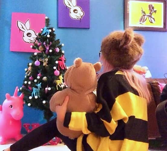 miniのインスタグラム：「今年は、 世界一大事なものに出逢い 世界一大事なものを失った。  私の人生にとって 決して忘れる事のない、意味のある年になった。  世界一の愛してるを贈りたい。  #love #forever」