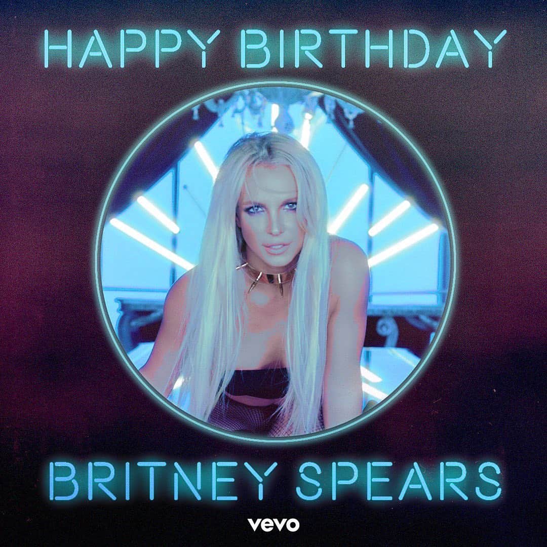 Vevoさんのインスタグラム写真 - (VevoInstagram)「Artist, style icon, social media queen: @britneyspears ⭐️ Celebrate her birthday with new song "Swimming In The Stars," on our playlist! 🎂🎊 ⠀⠀⠀⠀⠀⠀⠀⠀⠀ ▶️[Link in bio] #BritneySpears #SwimmingInTheStars」12月3日 2時33分 - vevo