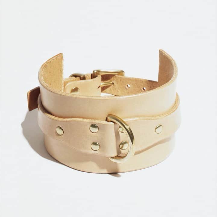 のインスタグラム：「The Classic Collar in Natural. #fleetilya #restraint」