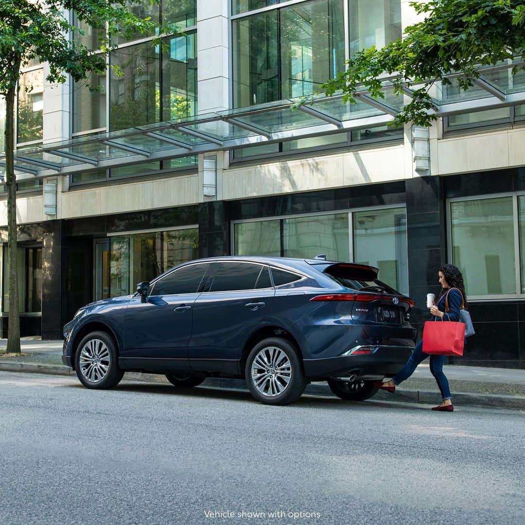 toyotausaさんのインスタグラム写真 - (toyotausaInstagram)「Making it easier to shop 'till you drop! #Venza #LetsGoPlaces」12月3日 3時02分 - toyotausa