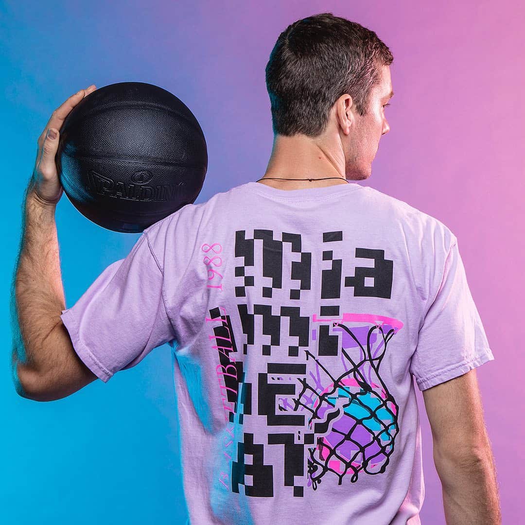 Miami HEATさんのインスタグラム写真 - (Miami HEATInstagram)「#ViceVersa. It’s more than the jersey. Discover @CourtCulture’s #ViceVersa collection – link in bio.」12月3日 3時29分 - miamiheat