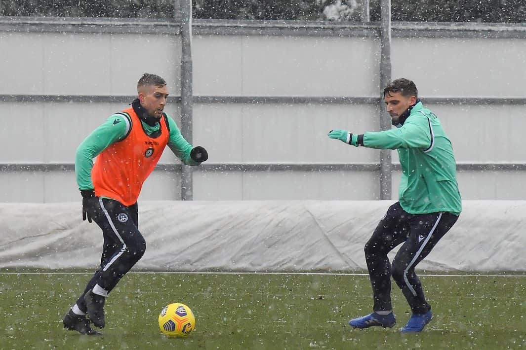 ジェラール・デウロフェウのインスタグラム：「Funny training today in the ❄️⛄️!! Continuamo con il lavoro per la domenica 💪」