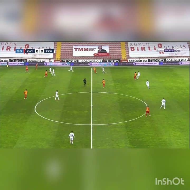 ミゲル・ロペスのインスタグラム：「Enjoy ⚽️🙏🏼」