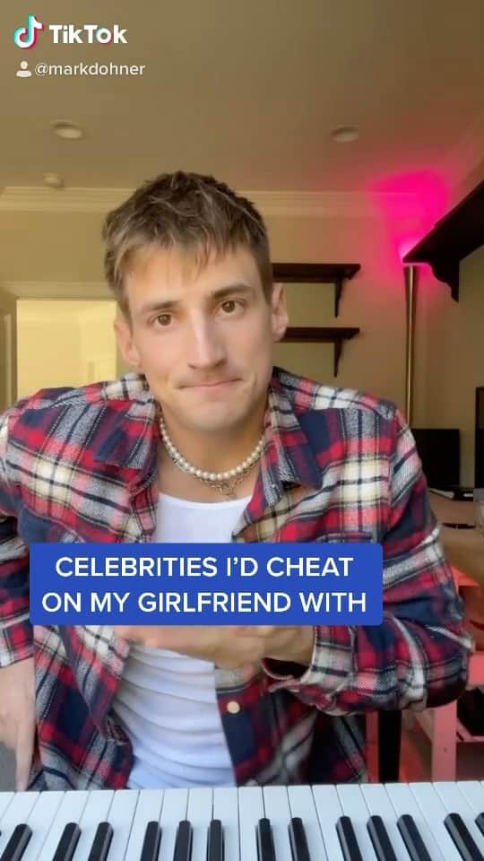 Mark Dohnerのインスタグラム：「Celebrities I’d cheat on my girlfriend with 😂😏❤️ #reels #dating #famous」
