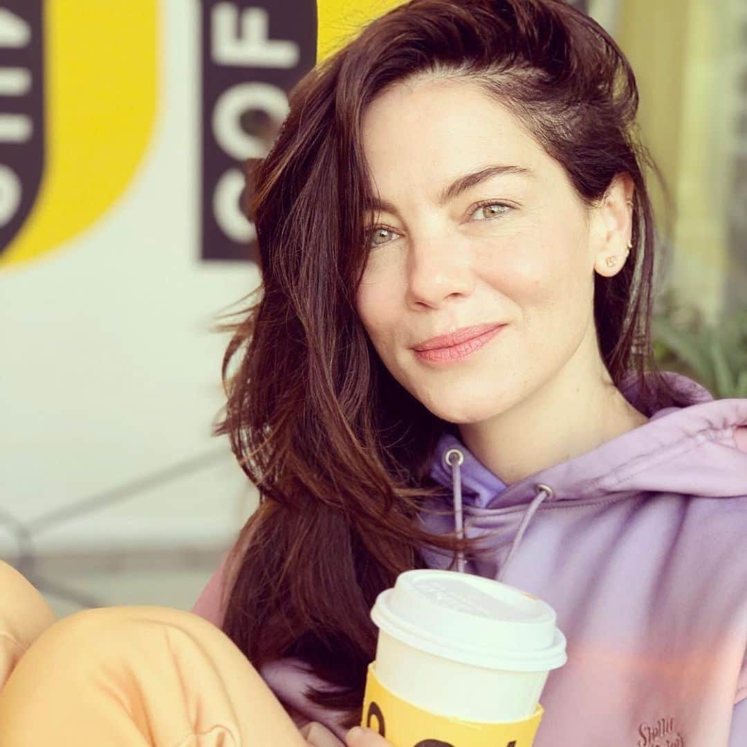 マリン・アッカーマンさんのインスタグラム写真 - (マリン・アッカーマンInstagram)「This one 🥰... @michellemonaghan is a dear friend of mine, and every week she posts her #wcw of inspiring women. Well this week I’d like to start my own stream of #wcw and to kick it off I want to highlight this smart and shining star. Not only is she an extremely talented actress, but a loving mother, wife and friend. She educates herself on issues that matter and helps those in need. She is funny and thoughtful and super cheeky 😉 To know her is to love her. Thank you for being you my friend. I adore you ❣️ #youcantakethegirloutofiowabutyoucanttaketheiowaoutofthegirl #friendship #girlsrule #love」12月3日 3時59分 - malinakerman