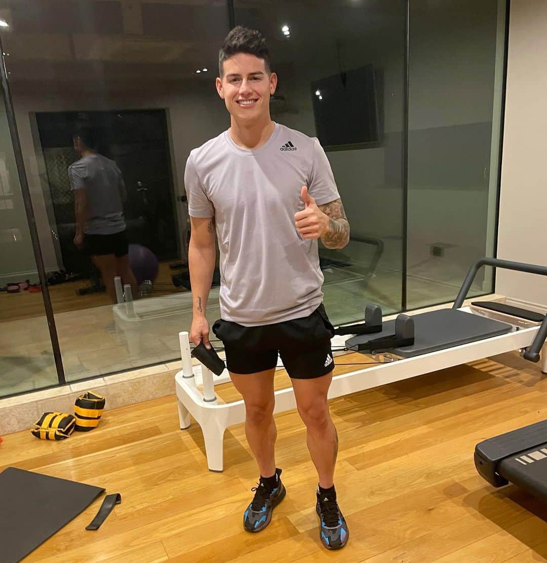 ハメス・ロドリゲスのインスタグラム：「Dale que esto no para. ⚽️🏋🏽」