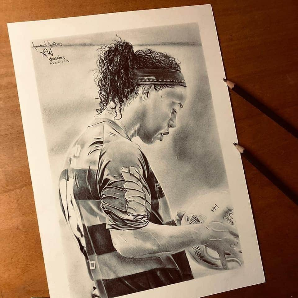 ロナウジーニョさんのインスタグラム写真 - (ロナウジーニョInstagram)「Obrigado pelo carinho @aw_desenhos , parabéns pelo talento 👏🏾 🤙🏾 #RonaldinhoArt」12月3日 4時47分 - ronaldinho