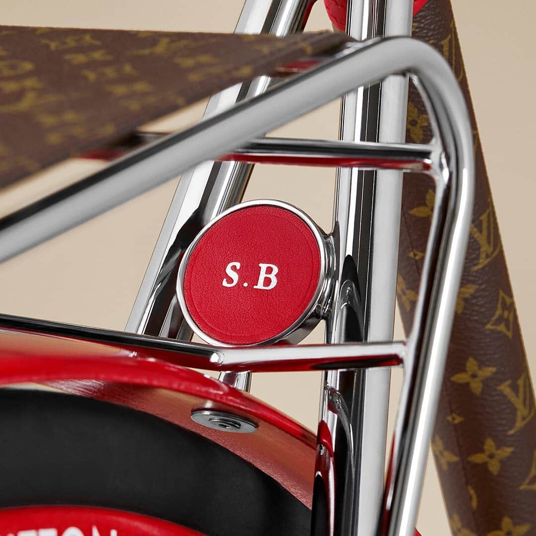 HYPEBEASTさんのインスタグラム写真 - (HYPEBEASTInstagram)「#hypeAF: Maison TAMBOITE and @louisvuitton have linked up for a very special project: the LV Bike. The bike is a rework of Maison TAMBOITE Paris’ classic model that has been treated to a host of special Louis Vuitton house design elements. For example, its understanding of leather craftsmanship and woodwork has been applied to the hand-made bicycle, resulting in components such as the seat and frame being wrapped in LV monogrammed leather. Check the link in bio for more info. It is available exclusively at Louis Vuitton stores worldwide on a made-to-order basis now.⁠⠀ Photo: Mathias De Lattre」12月3日 4時51分 - hypebeast