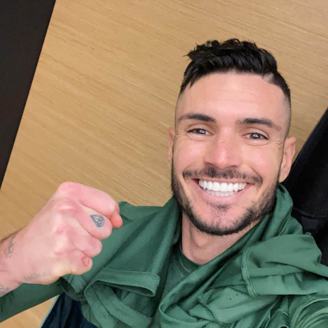 レミ・カベッラさんのインスタグラム写真 - (レミ・カベッラInstagram)「Davai @fckrasnodar 💚🙌🏻」12月3日 4時58分 - remycabella