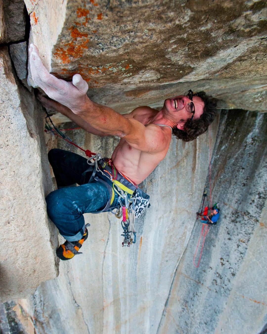 のインスタグラム：「@cedarwright dancing w gravity on the Gravity Roof. #gravityneversleeps ⁣ Higher Cathedral, Yosemite Valley ⁣ @thenorthface」