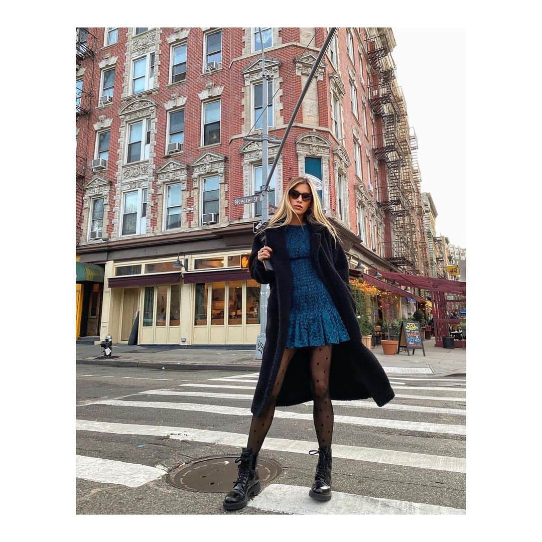 ティーバッグスのインスタグラム：「NYC muse ✨ The gorgeous  @michellesalasb in our best-selling Roisin dress. Tap through today’s story for our favorite #MISAmuse looks of the week. #MISAworld」
