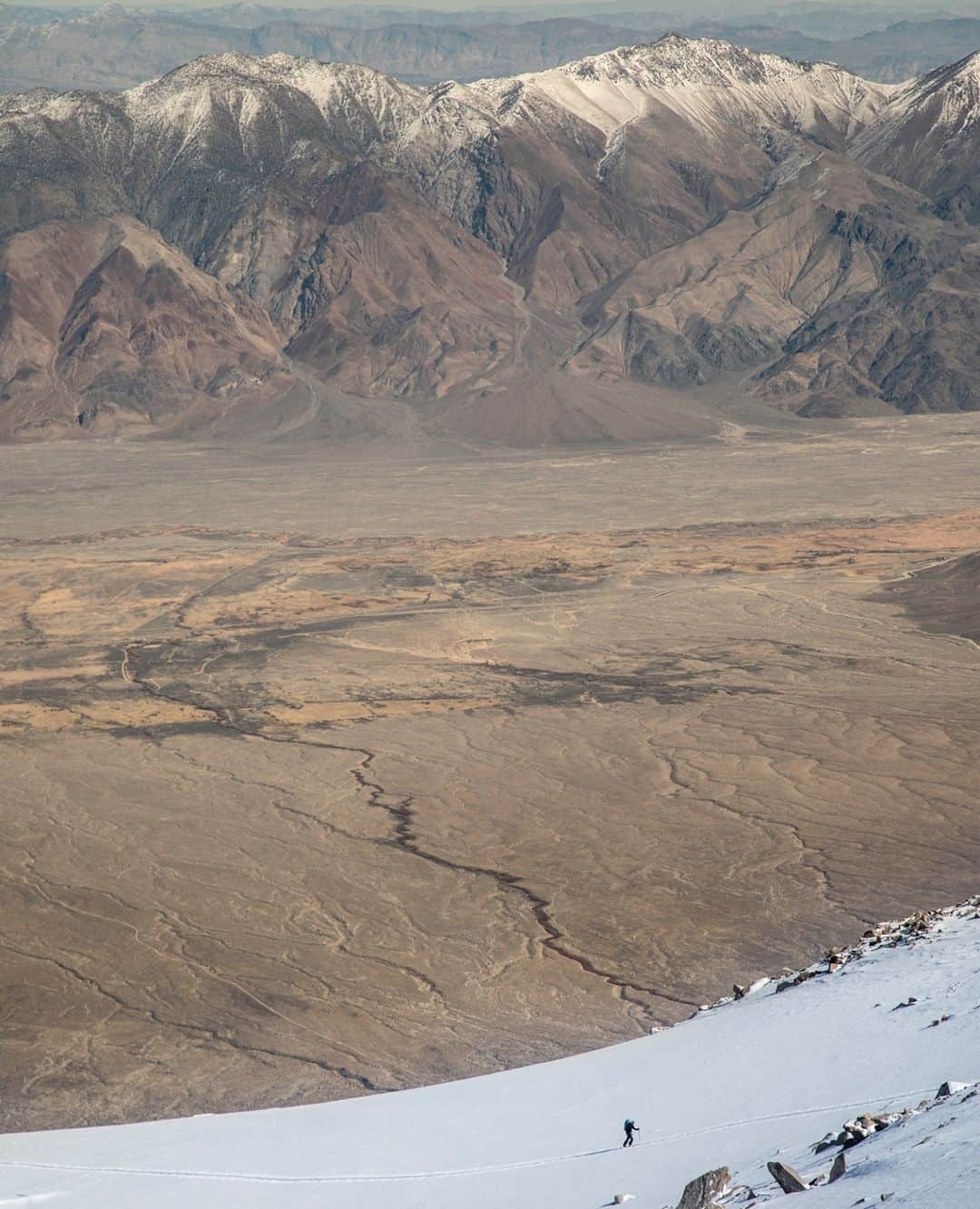 patagoniaさんのインスタグラム写真 - (patagoniaInstagram)「The truck is down there … somewhere. Max Hammer climbs above California’s Owens Valley, dreaming of giant desert descents on his way to the summit of one of the Sierra Nevada’s 14ers. ⁠ ⁠ Photo: @christianpondella⁠」12月3日 5時30分 - patagonia