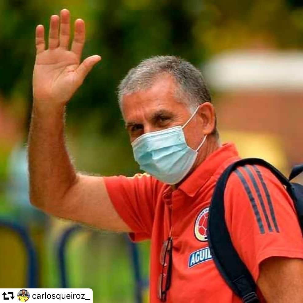サッカー コロンビア代表チームのインスタグラム：「#repost @carlosqueiroz_ ・・・ Querido equipo.  Cuando decir adiós no es fácil, significa que solo tenemos motivos para expresar con orgullo nuestra enorme gratitud:  - Por la oportunidad y el honor que me han otorgado la Federación Colombiana de Fútbol y su Presidente de servir a la Selección Colombia.  - Por la confianza, lealtad y privilegio de haber trabajado y dirigido personas con tanto talento y dedicación, desde los jugadores hasta todo el cuerpo técnico, a quienes rindo mi homenaje por todos los esfuerzos y sacrificios en su mejor propósito.  - significa tambien decir que, con humildad me voy, con la certeza de que el trabajo y el legado técnico positivo desarrollado por todos en el equipo se traducirá en el éxito que todos los hinchas del fútbol colombiano sueñan y merecen.  Un voto para el futuro ... ¡Adelante Colombia!  #VamosColombia」