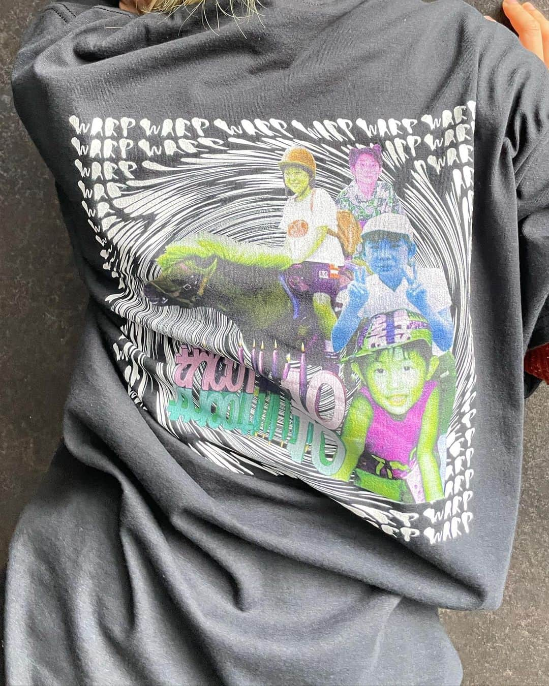 tricotさんのインスタグラム写真 - (tricotInstagram)「10才へWARP Tシャツ M / L / XL ¥4000-  耳寄りワンさんポーチ (10周年復刻版) ¥2800-」12月3日 15時23分 - tricot_band_jp