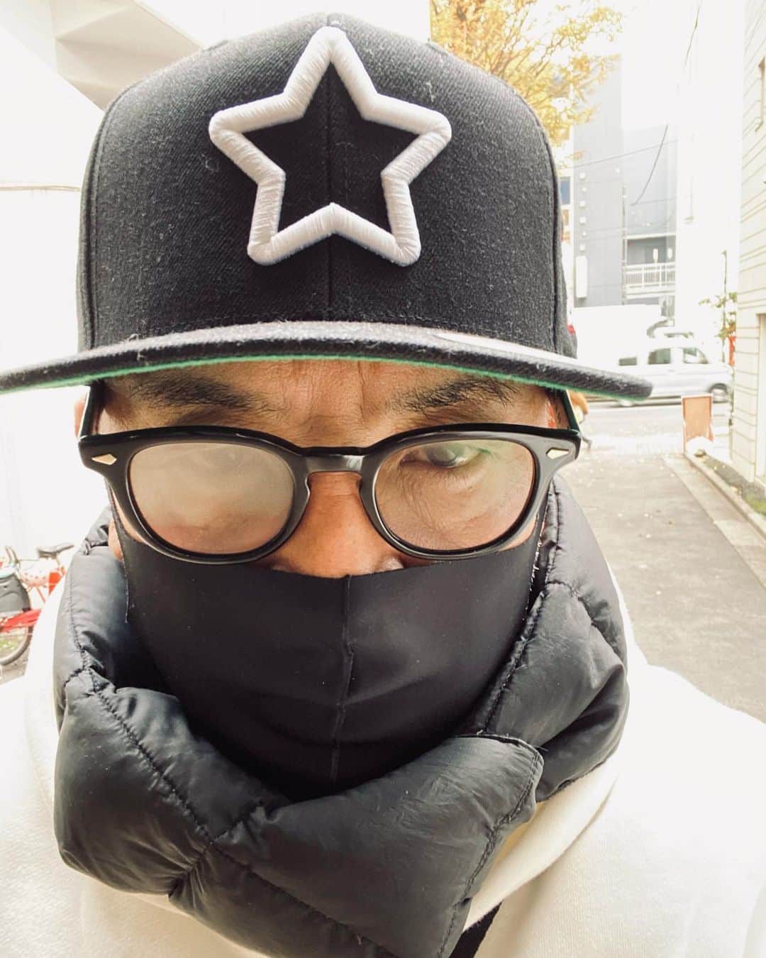 中野英雄さんのインスタグラム写真 - (中野英雄Instagram)「眼鏡がずーっと曇ってる  恥ずかしい  #instagood #happy  #enjoy #japan #mobstar #cap #fashion」12月3日 15時17分 - hideo_nakano