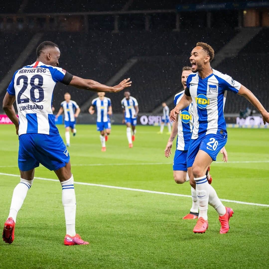 ヘルタ・ベルリンのインスタグラム：「Macht's nochmal, Jungs! 🔥 🔜 Derby! . . #throwbackthursday #tbt #HaHoHe #herthabsc」