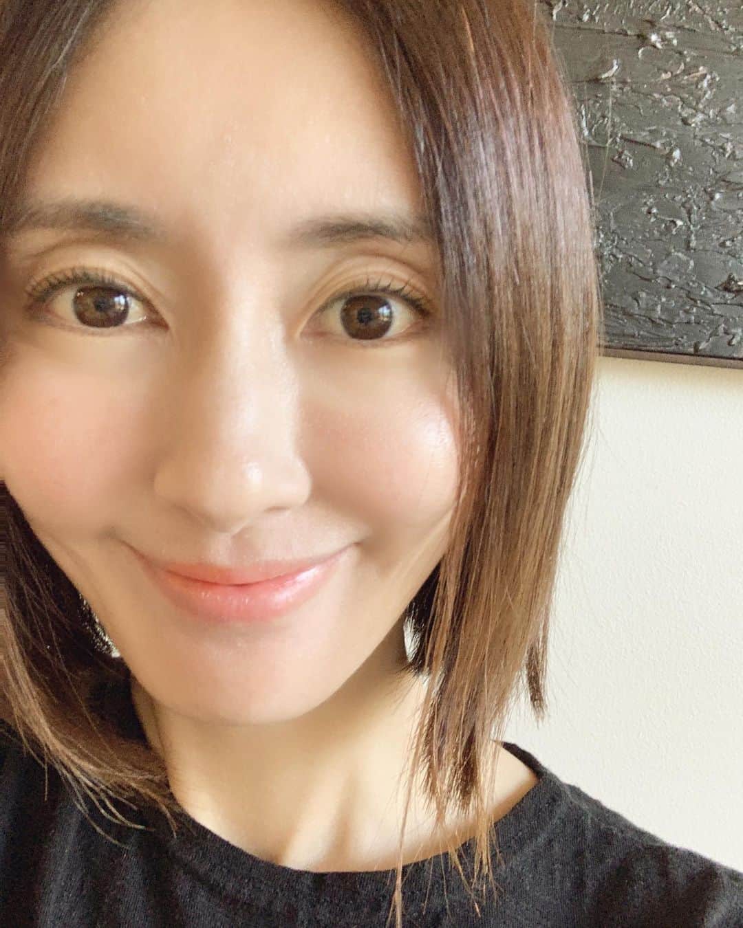 高木りなのインスタグラム：「ヘアカットと初まつ毛パーマしたよ✨ 楽だー。 次男君のカットは私が... #ごめん 🤦🏻‍♀️ ちなみに猫を歌う#北村匠海 くんを意識しました😂 머리 커트 하면서 첫 속눈썹 파마까지!  둘째는 내가 커트했음 #미안」