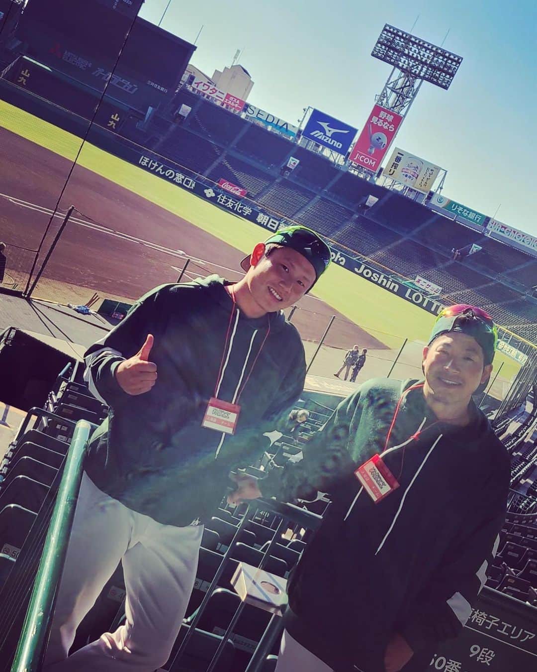 友永翔太のインスタグラム：「久しぶりの甲子園でした。  さてさて、私が所属している草野球チームJUWNES がこの度マネージャーを募集します。  活動日　日曜日 活動内容　写真撮影　チームSNSの管理　スコアブック記入など(出来なくても大丈夫🙆‍♂️)  野球が好きですという気持ちがあれば十分です！楽しい日曜日にこれからなる事でしょう！！  日曜日も来れる日だけ参加で大丈夫です🙆‍♂️ 基本は愛知県で活動していますが、全国大会などで県外に行く時も月に一度ペースであります。  募集は私にDMあるいはコメントして下さい📝」