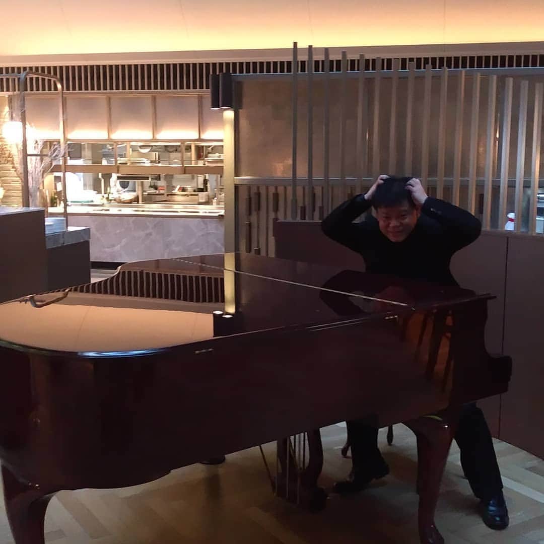 ジミー大西さんのインスタグラム写真 - (ジミー大西Instagram)「もしも、ジミーがピアノ弾けたなら？」12月3日 15時59分 - jimmyonishi