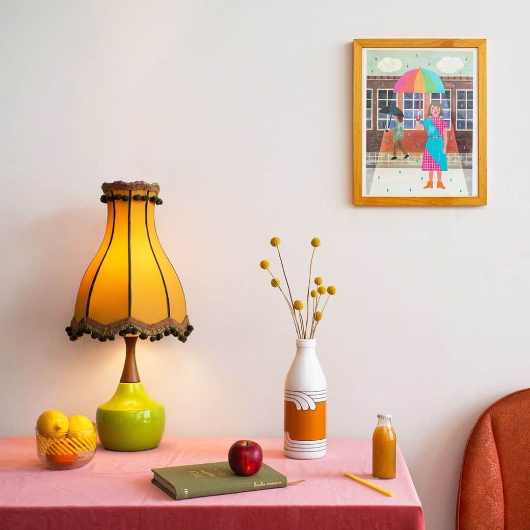 のインスタグラム：「on the blog: meet the ace artists behind the 2021 frankie calendar⁠ ⁠ we take a tea break with @fleurwoodsart, @hillergoodspeed, @manjitthapp, @natashadurley, @greedy_hen, @helobirdie_art, @juliannabrion, @bodiljane, @cassurquhart, @grrrrace1, @alicemlindstrom and abigail halpin - whose lovely artworks makes up our vibrant 2021 calendar. ⁠ ⁠ pop over to our blog (link in bio) to say g’day to this talented bunch. you can also nab one of the last calendars from our online store, or by visiting your nearest stockist! ⁠ ⁠ 📸  @phoebepowellphoto」
