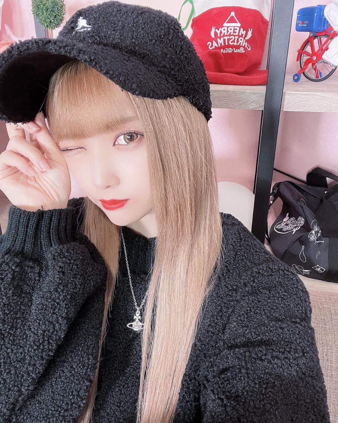 のインスタグラム：「🧏🏼‍♀️🧏🏼‍♀️🧏🏼‍♀️」