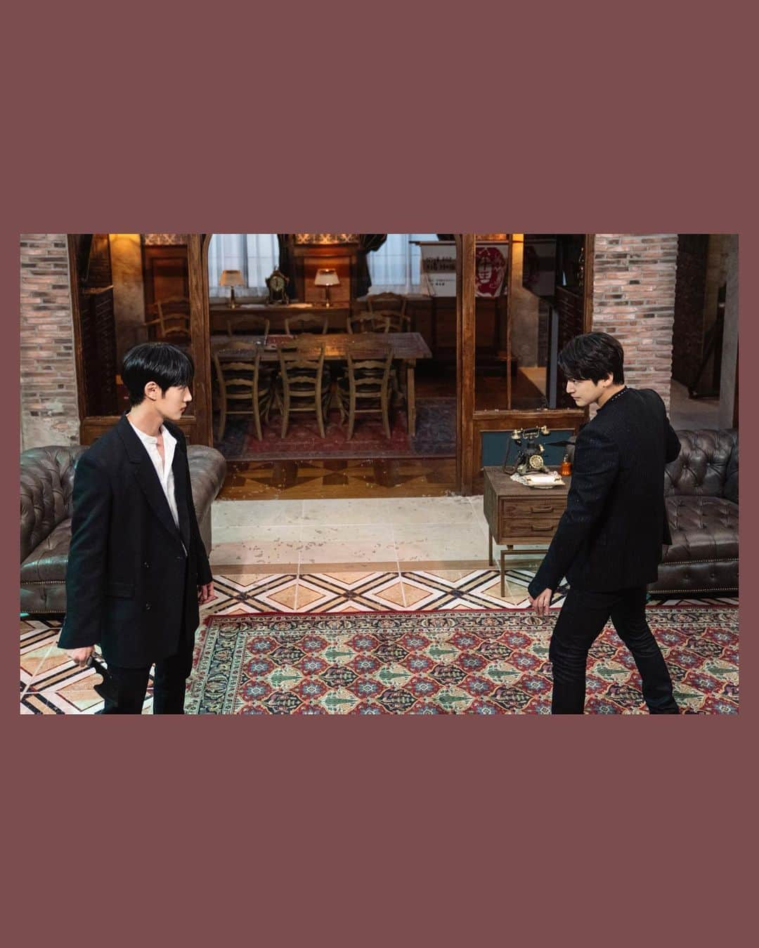 キム・ボムさんのインスタグラム写真 - (キム・ボムInstagram)「- 오늘 [ 구미호뎐 ] 마지막회  Ep.16 나보러와 🦊 - 마지막 선배님과 장난치기  고생하셨습니다 😆🦊 - #구미호뎐 #김범 #kimbum #kimbeom #tailoftheninetailed #구미호뎐마지막회」12月3日 16時27分 - k.kbeom