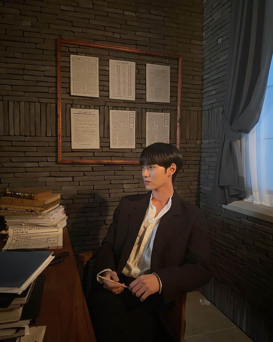 イ・ミンホさんのインスタグラム写真 - (イ・ミンホInstagram)「책 제목: 착하게 사는 법 #오늘밤마지막회 #구미호뎐 #이무기」12月3日 16時38分 - tae_rii_
