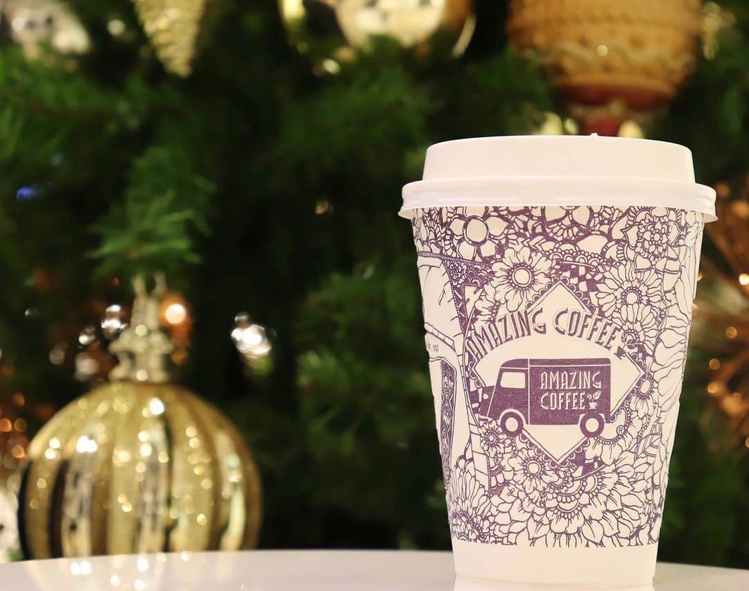 AMAZING COFFEEさんのインスタグラム写真 - (AMAZING COFFEEInstagram)「. Good Morning✨ . だんだんと街中のイルミネーションが煌めき始めてきましたね🎄 . アメコのコーヒーを飲んで、ステキな冬をお過ごしください☕️❄️ . #AMAZINGCOFFEE #AMeCO #アメコ #coffee #winter #Winterseason #December #クリスマス #Xmas #CHRISTMAS #クリスマスツリー #snow #雪」12月3日 8時00分 - amazing_coffee_official