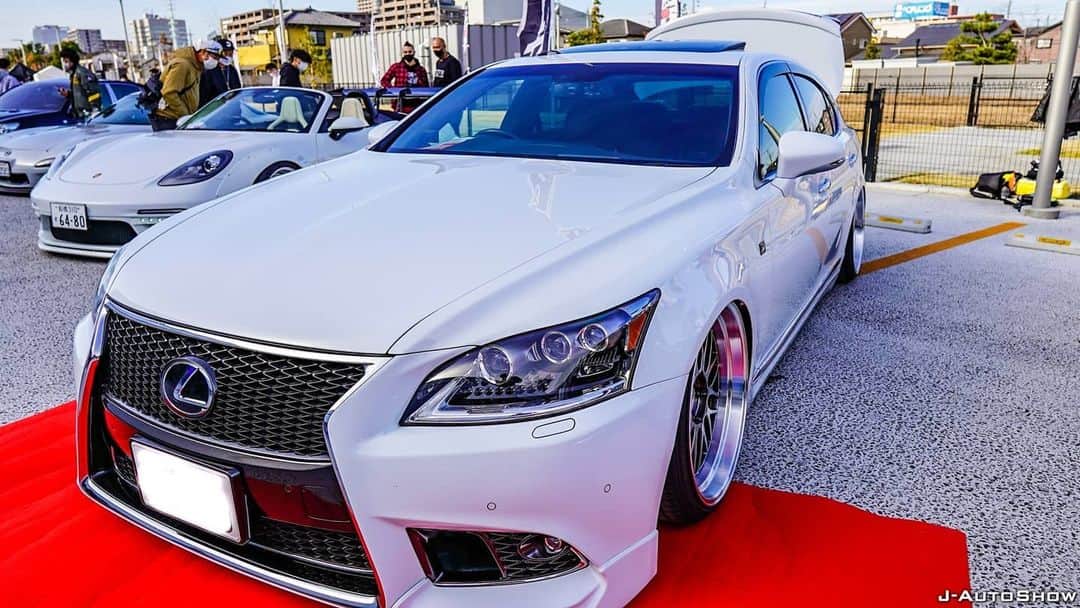 のインスタグラム：「#stancenation #stancenationjapan #stancenationgunma #スタンスネーション #スタンスネーション2020 #スタンスネーション群馬 #車 #カスタムカー #ドレスアップカー #jdm #modifiedcars #japanesecar #jautoshow #車イベント #🚗 #stancecar #vipcar #vipstyle #customcar  #vipcar #vipstyle #レクサスls #レクサス #lexusls」