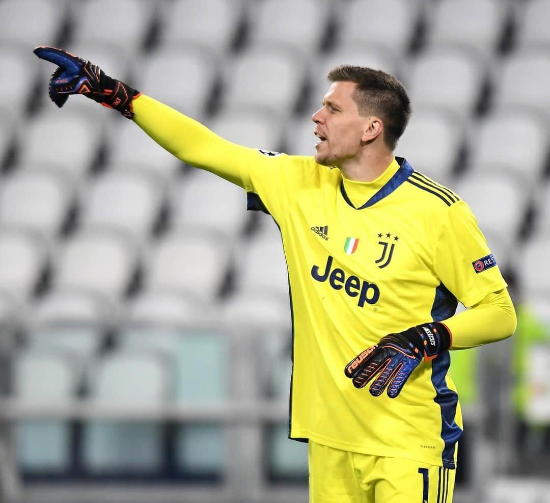 ヴォイチェフ・シュチェスニーのインスタグラム：「Great team performance tonight: 3 goals, 3 points and another clean sheet 👍⚪️⚫️  #ForzaJuve #UCL #JuveDynamo」