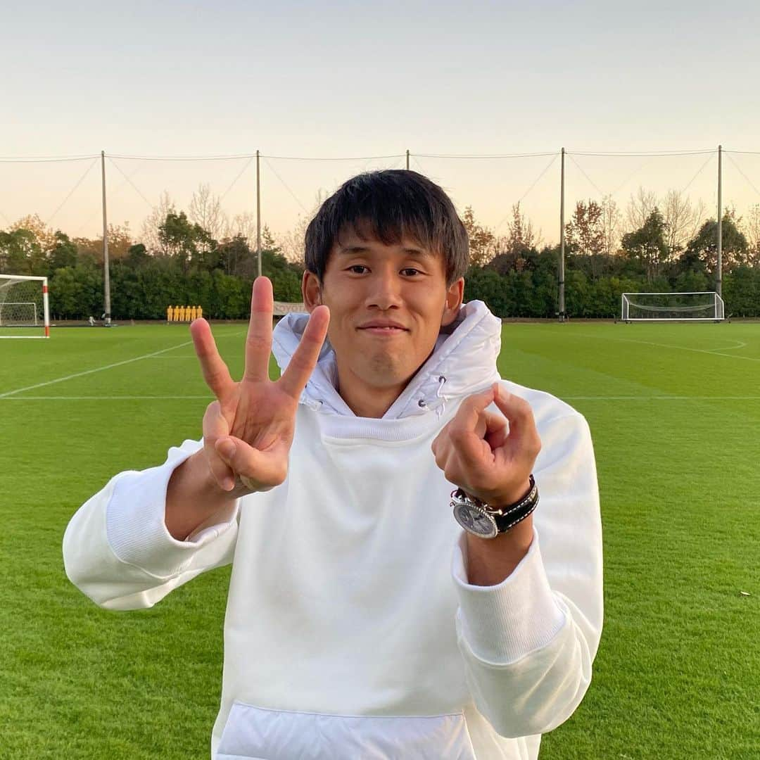 名古屋グランパスさんのインスタグラム写真 - (名古屋グランパスInstagram)「本日は #米本拓司 選手の30歳の誕生日🎂 おめでとー🎊ヨネ😆🎉  ヨネにとって素敵な一年になりますように✨#HBD #grampus」12月3日 8時33分 - nagoyagrampus