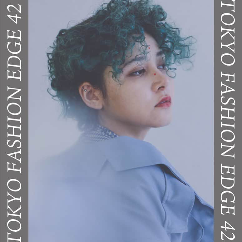 東京ファッションエッジ／プロフェッショナル東京のインスタグラム：「2020/11/30発売「TOKYO FASHION EDGE 42号」の中身を少しだけご紹介します😊  柴田大介さん Scisco hair design（愛知県） 作品タイトル：ennui olive @shibatax21_scisco   Instagramでは紹介しきれませんが、素敵な作品がぎっしり詰まった「TOKYO FASHION EDGE 42号」ぜひとも誌面でもご覧ください♪ お買い求めは弊社（https://beauty-gr.co.jp/kodoku/）まで🔍  ---------------------------------------------------- #東京ファッションエッジ　#tokyofashionedge #profeshionaltokyo #クリエイティブヘア #creative #クリエイティブヘアスタイリスト #creativehairstylist #hair #ヘアスタイル #hairstyle #ヘアカラー #haircolor #メイク #make #makeup #ファッション #fashion #美容師 #ヘアスタイリスト #hairstylist #hairstylistjapan #美容学生 #modermsalon #colorsync #hairtransformation #hairinspo #hairofinstagram #美容学生と繋がりたい #fashionista  ----------------------------------------------------」