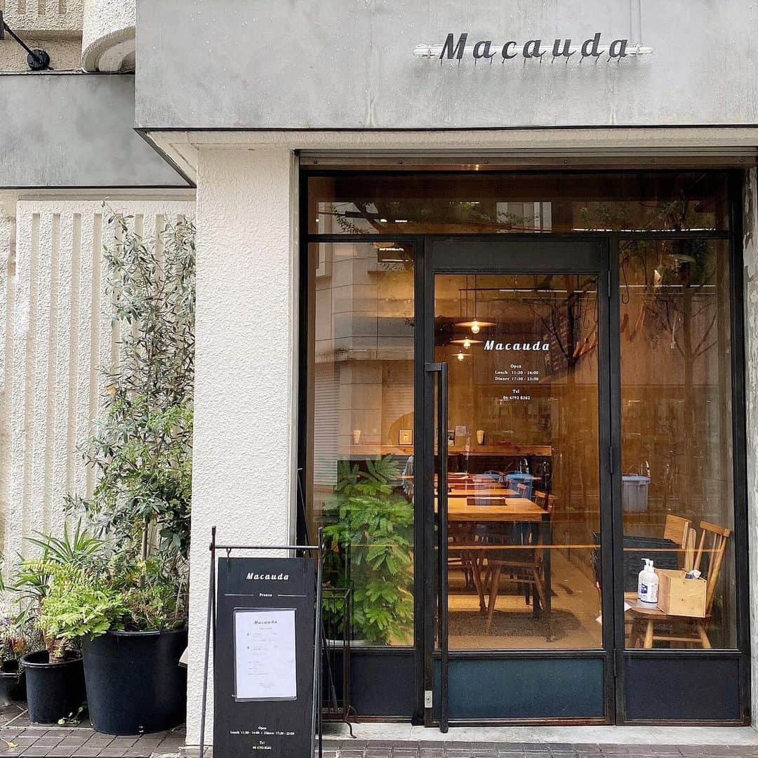 のインスタグラム：「． Macauda🍝 パスタランチ＋ドルチェまで しっかりいただきました🤤🍨 それぞれ麺の形や食感が違って美味しかった〜♡ ティラミスも激ウマでした‼︎ ． #Macauda #マカウダ #谷町四丁目 #パスタランチ」