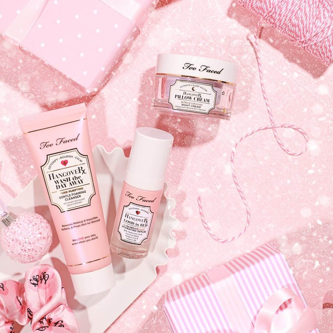 Too Facedのインスタグラム：「A gift for all of our SELF-CARE queens ❄️ Treat your bestie (or yourself 😉) to our hydrating & nourishing Hangover Skincare Collection! Available @SephoraFrance. #tfhangover #toofaced」