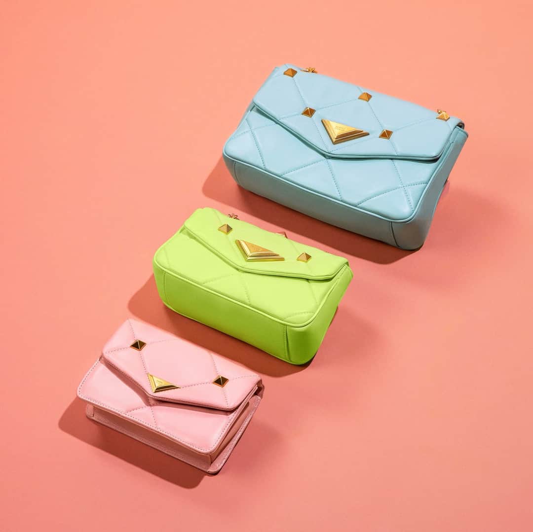 Schutzのインスタグラム：「MULTIPLE COLORS - MINIMAL POP ❤️ #schutzminimalpop」
