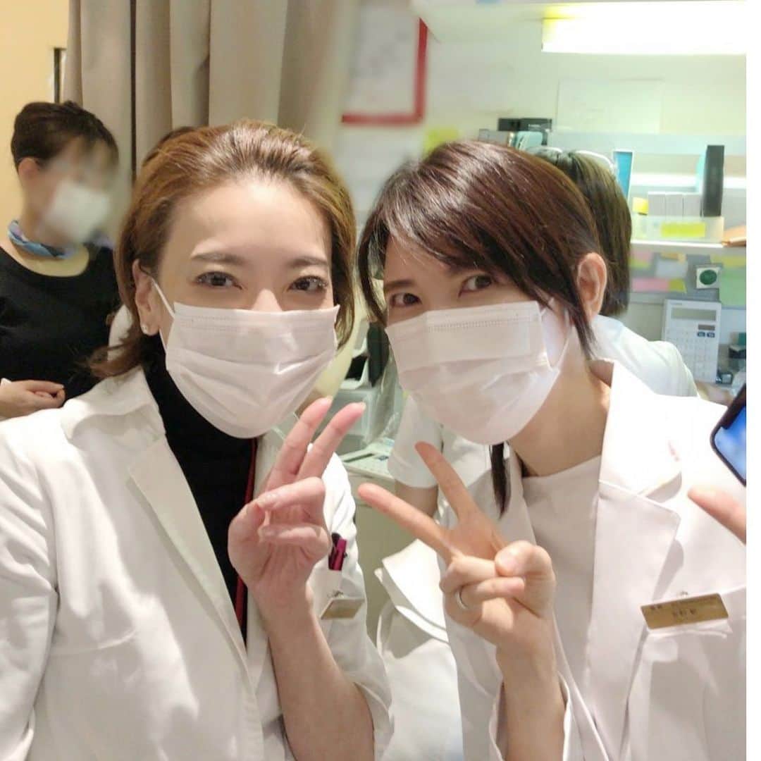 西川史子さんのインスタグラム写真 - (西川史子Instagram)「友利先生とシロノクリニックで。 本当に優しくて賢くて、医師として友達として頼りにしてます😊💕 一緒に働ける日は嬉しくてたまりません！  昔はあんまり好きじゃなかったんですけどね笑笑  #シロノクリニック恵比寿 #友利新」12月3日 9時21分 - dr.ayako_nishikawa