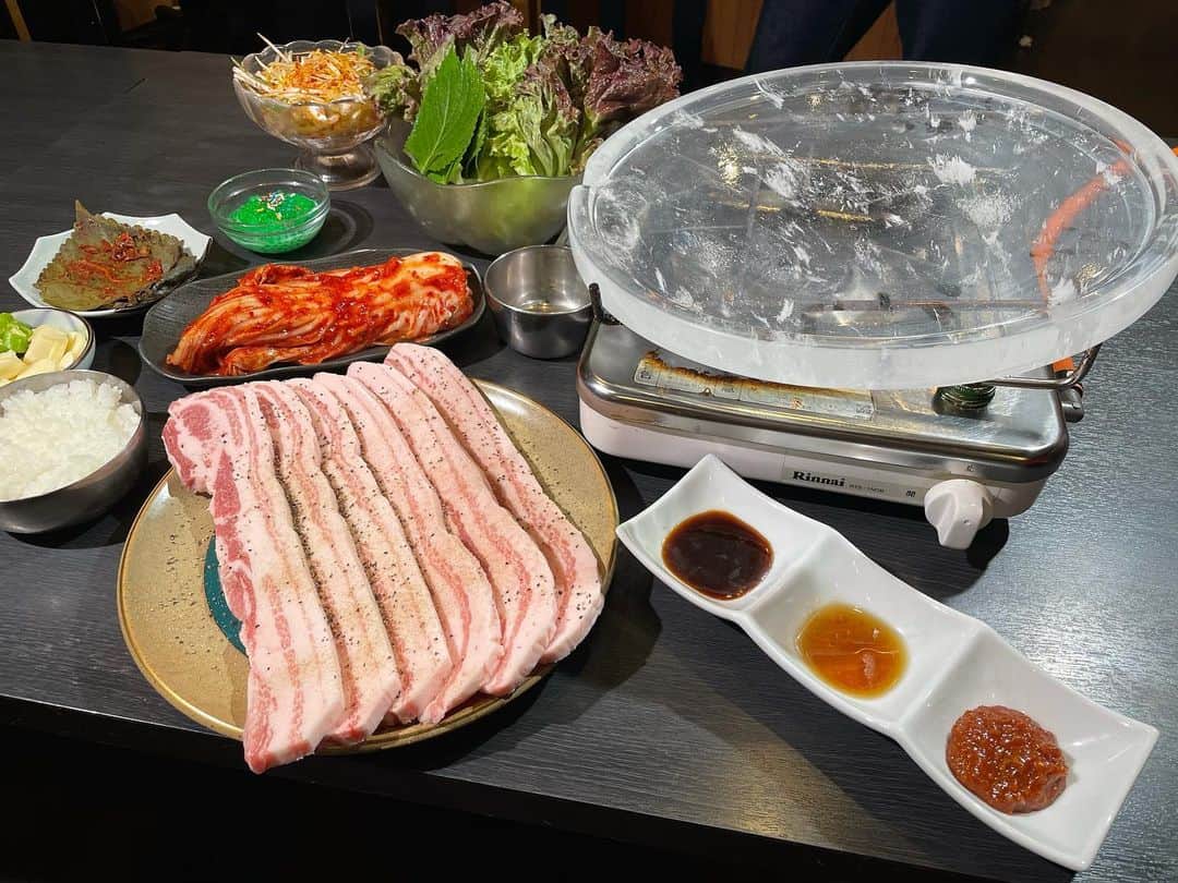 ボールボーイ佐竹のインスタグラム：「今日の満点ママ　オキラクpresents もっとGOTO広島は「お酒とグルメで上機嫌！東広島市西条へGO」 です！！お酒も美味しいし、料理も最高！絶対上機嫌になりますよ！笑笑 ぜひご覧ください！ あっ、息子の写真ももしかしたら登場するかも！！😆  #満点ママ #東広島市 #西条」