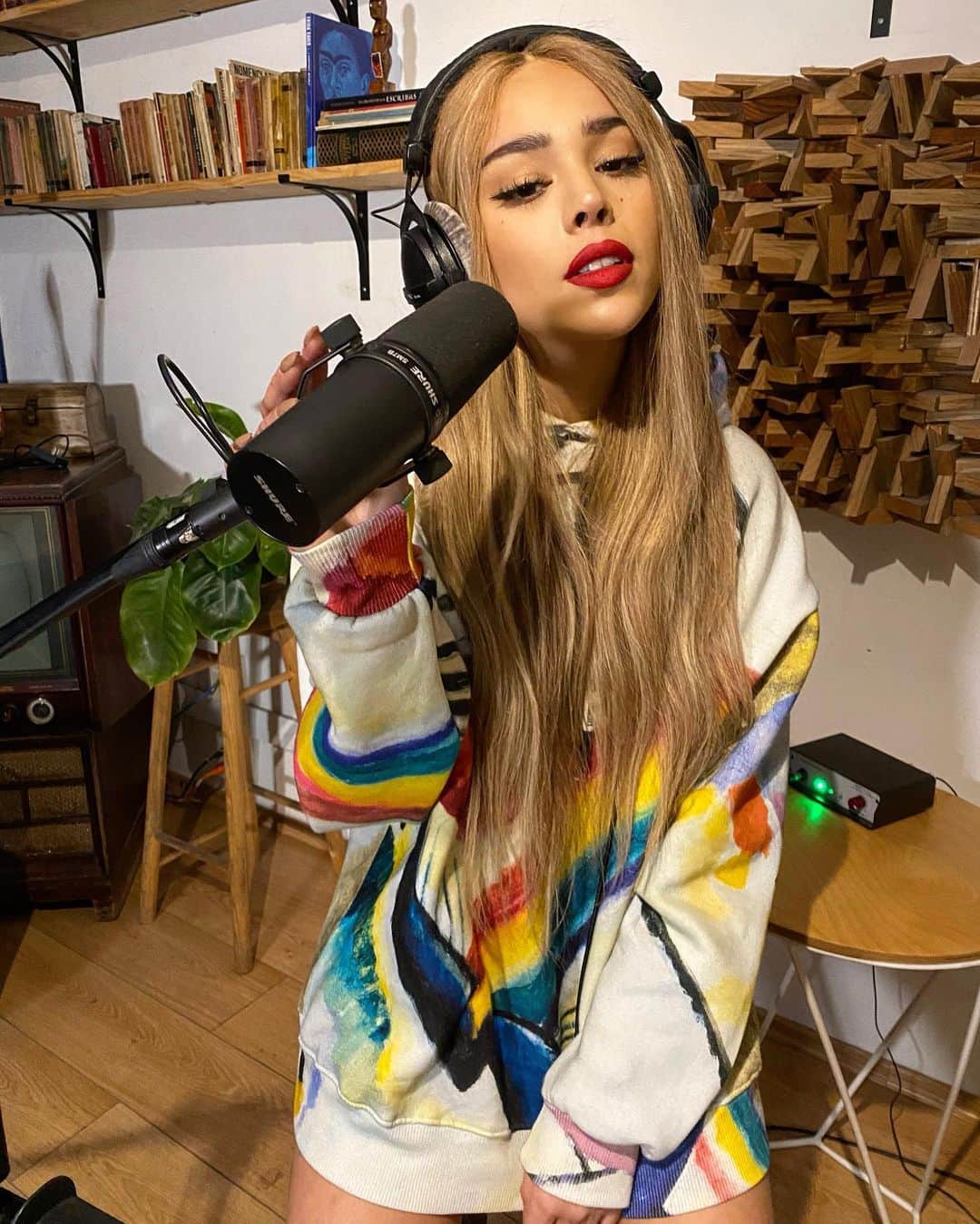 Danna Paolaのインスタグラム：「Porque aprendí que el amor nunca se comparte... lalalala 🎼」